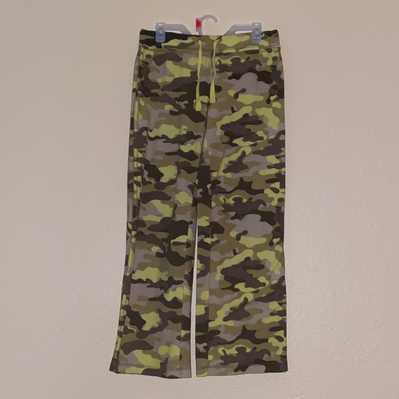 Jenni by Jennifer Moore•Green Camouflage•Medium - Picture 1 of 8